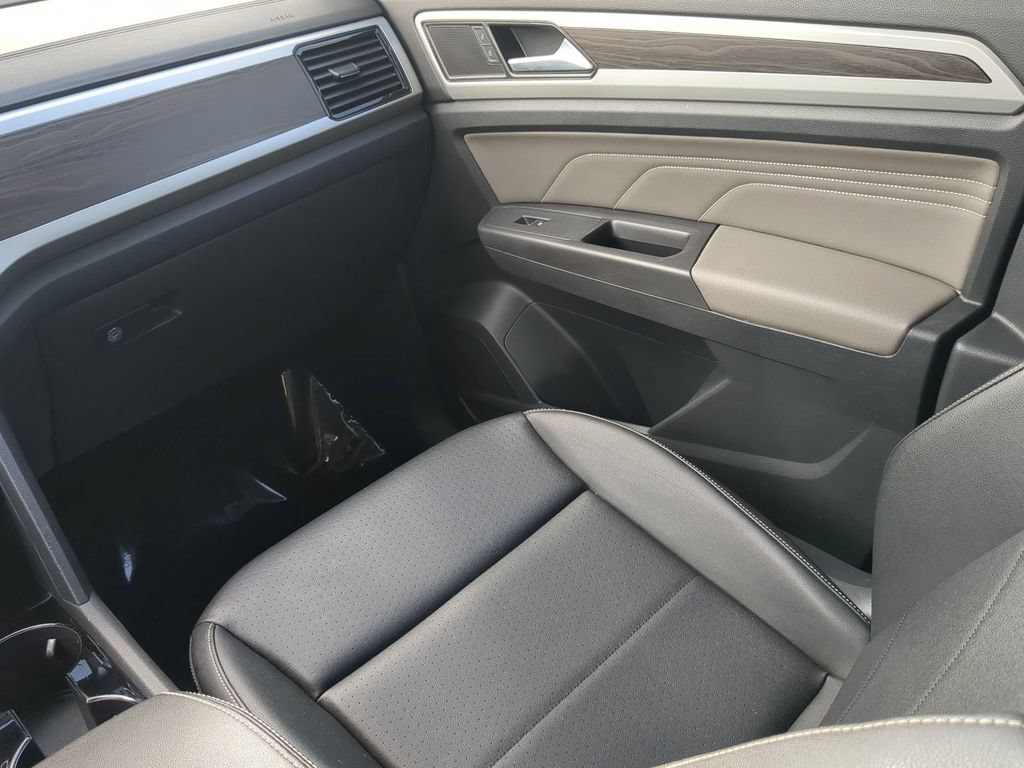 Certified 2023 Volkswagen Atlas SE FWD image 17