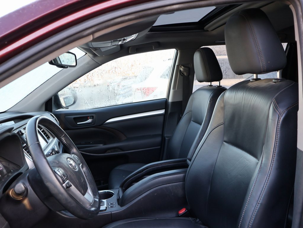 Used 2015 Toyota Highlander XLE image 11