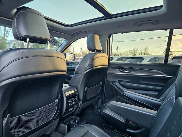 Used 2023 Jeep Grand Cherokee L Limited w/ Luxury Tech Group II image 26