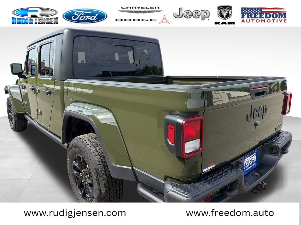 Used 2023 Jeep Gladiator Sport AWD/4WD image 3