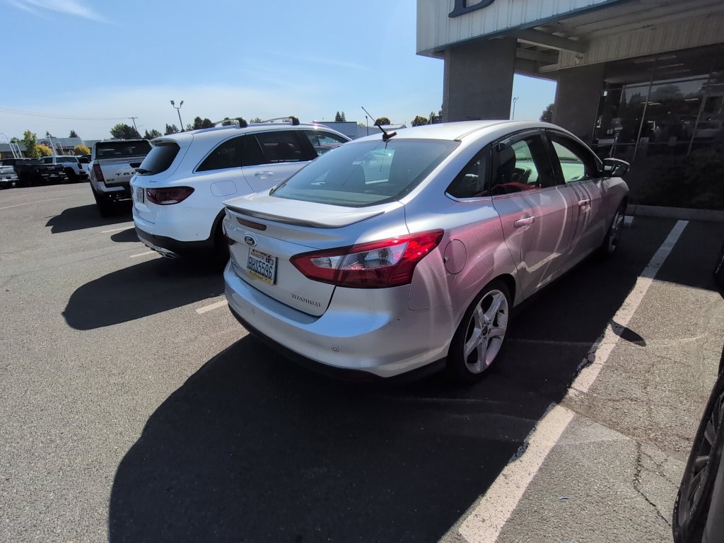 Used 2014 Ford Focus Titanium FWD image 3