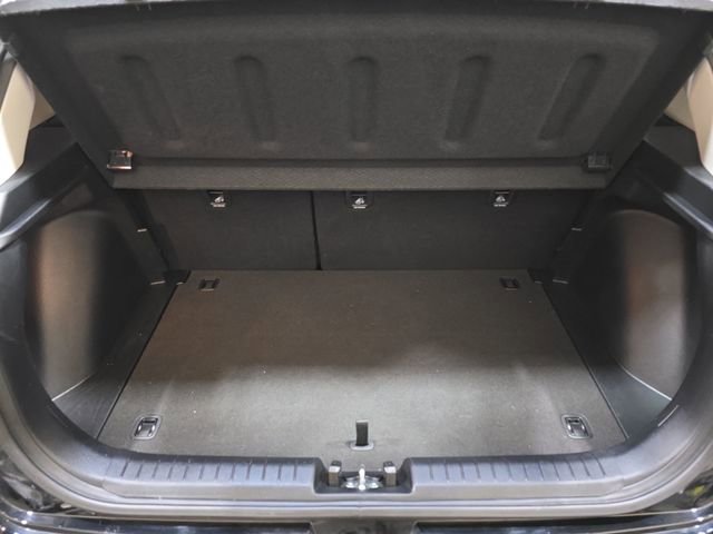 Used 2025 Hyundai Venue SEL image 40