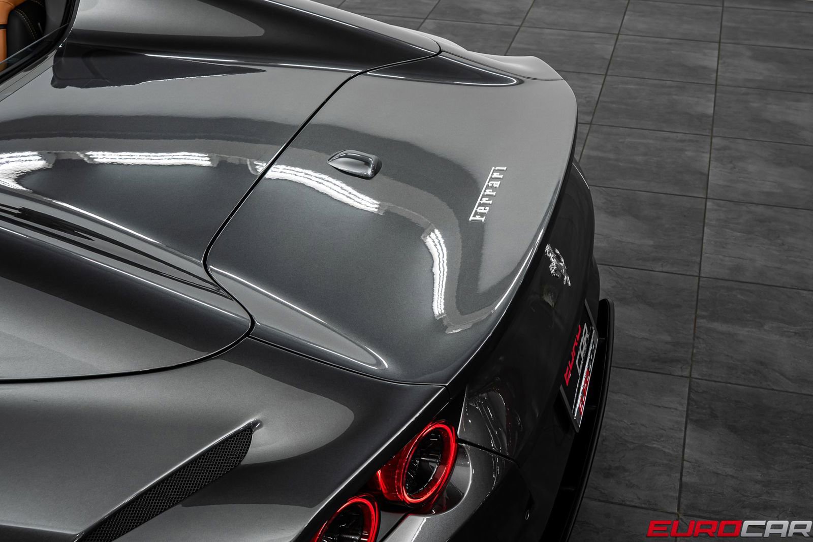 Used 2021 Ferrari 812 GTS RWD image 19