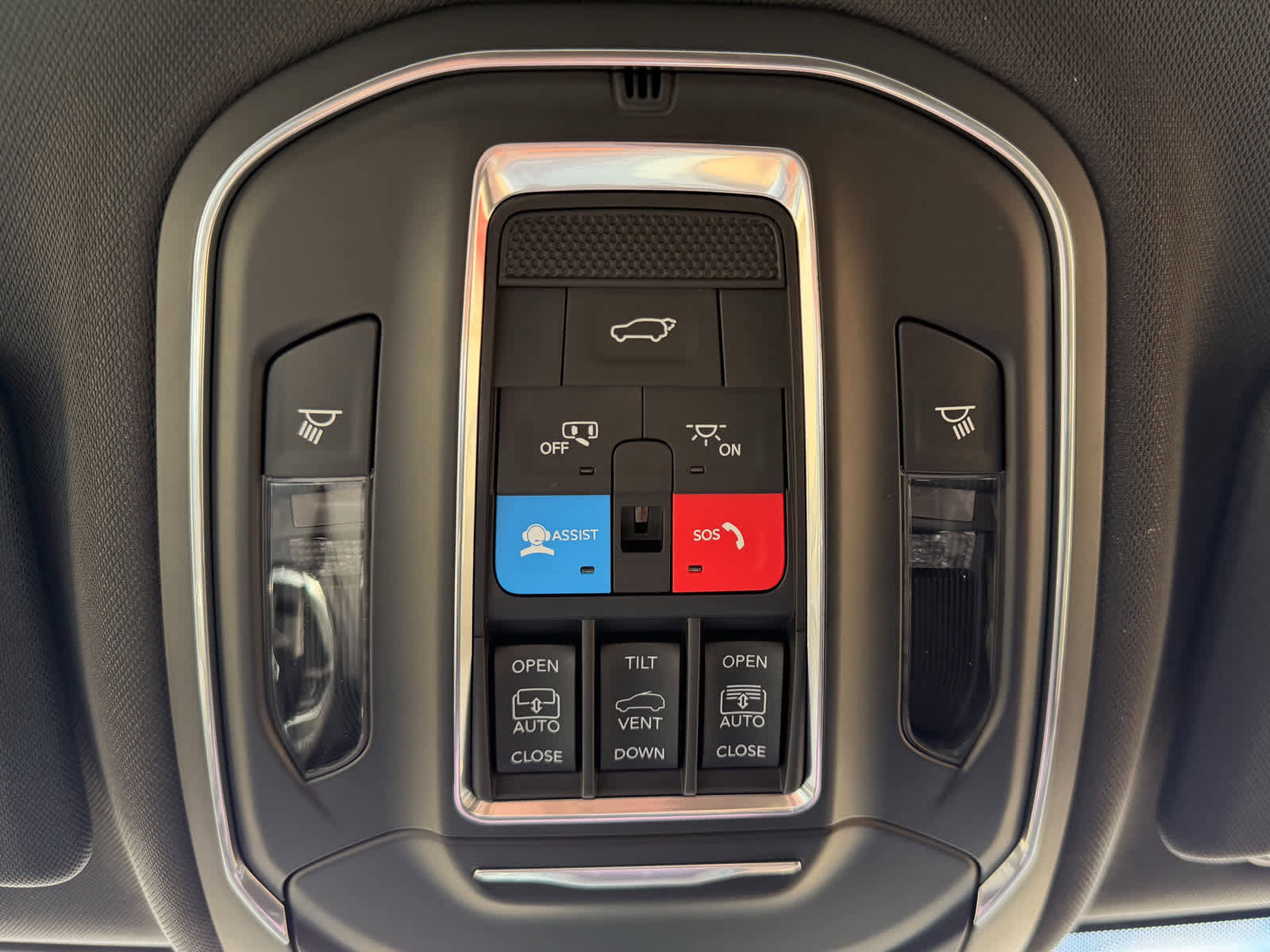 New 2025 Jeep Grand Cherokee L Overland w/ Rear Seat Video Group I image 30