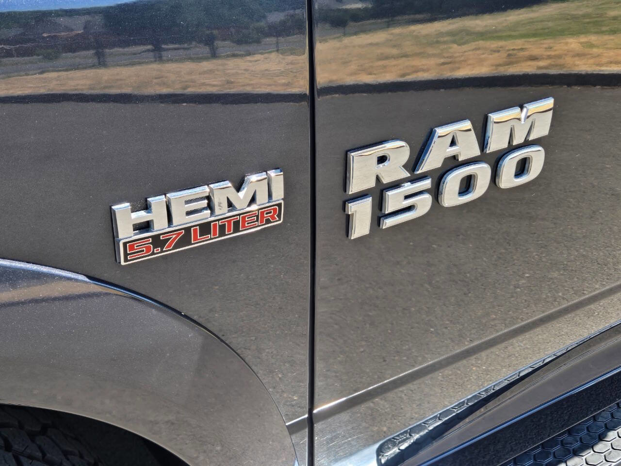 Used 2015 RAM 1500 Laramie w/ Convenience Group image 32