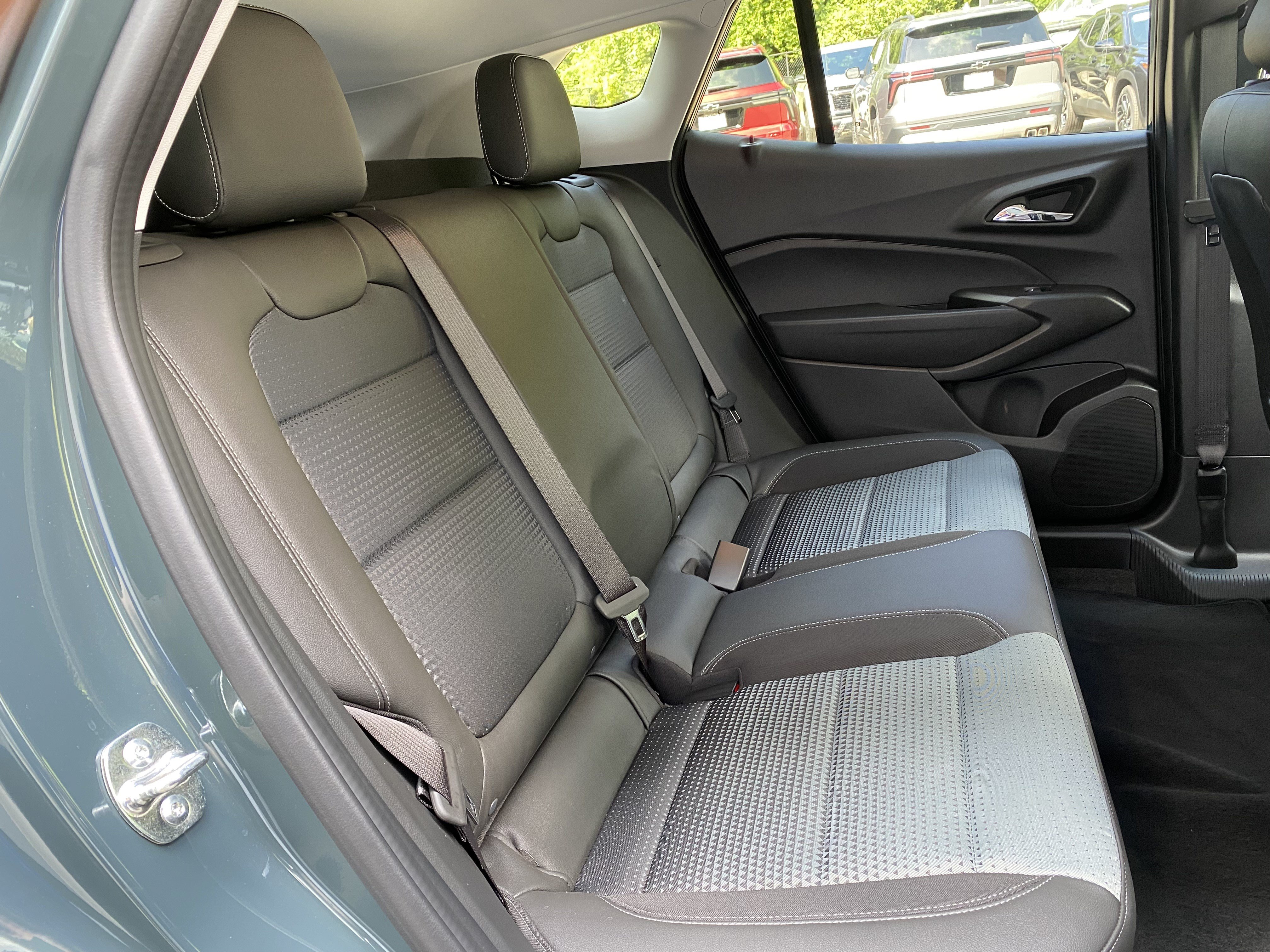 Used 2026 Chevrolet Trax LT w/ Sunroof Package FWD image 35