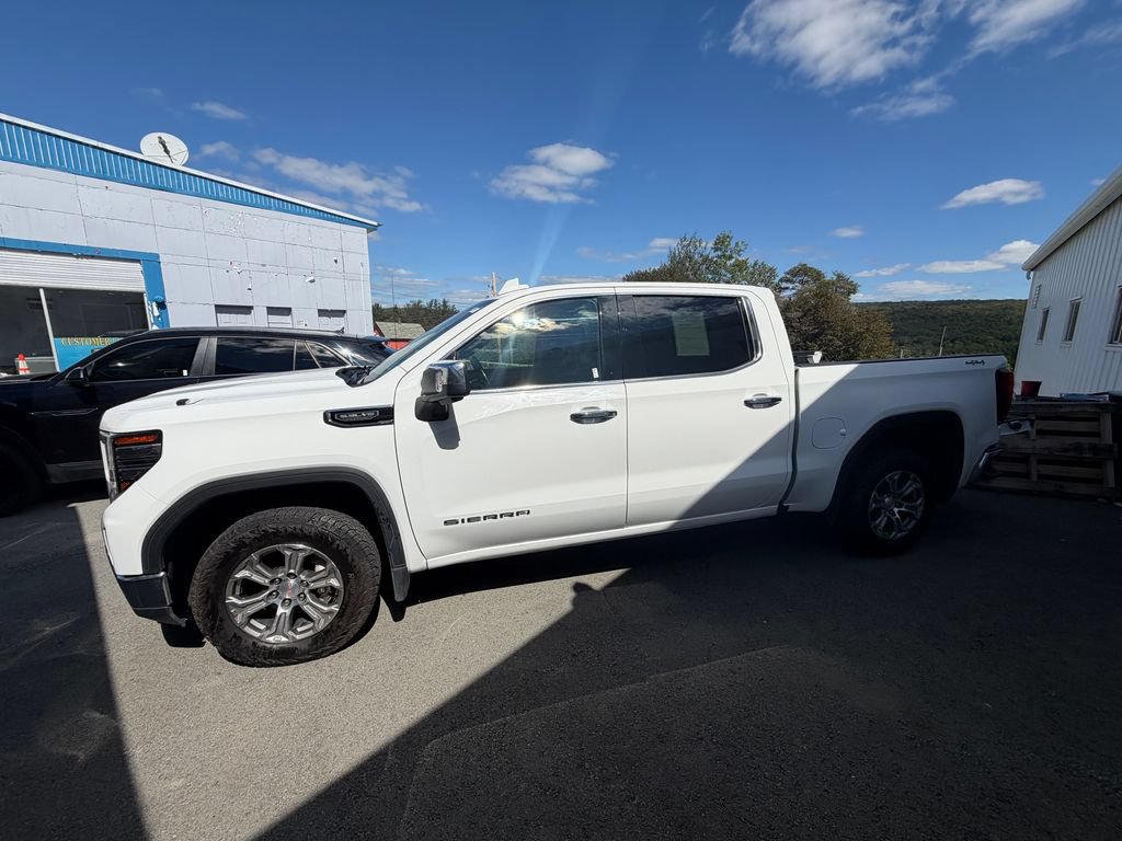 Used 2024 GMC Sierra 1500 SLT AWD/4WD image 2
