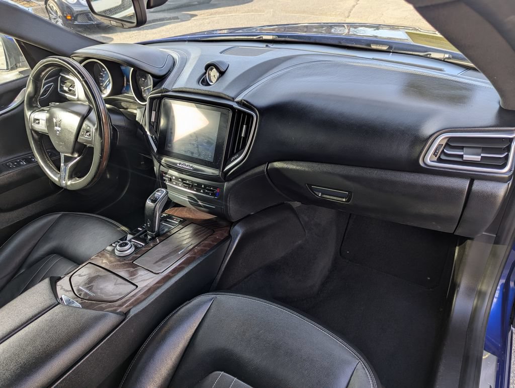 Used 2019 Maserati Ghibli S Q4 AWD/4WD image 32