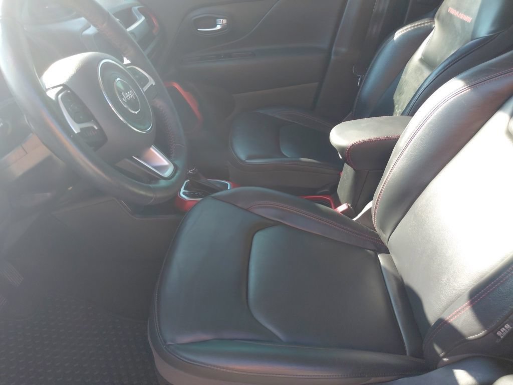 Used 2020 Jeep Renegade Trailhawk w/ Premium Leather Group AWD/4WD image 22