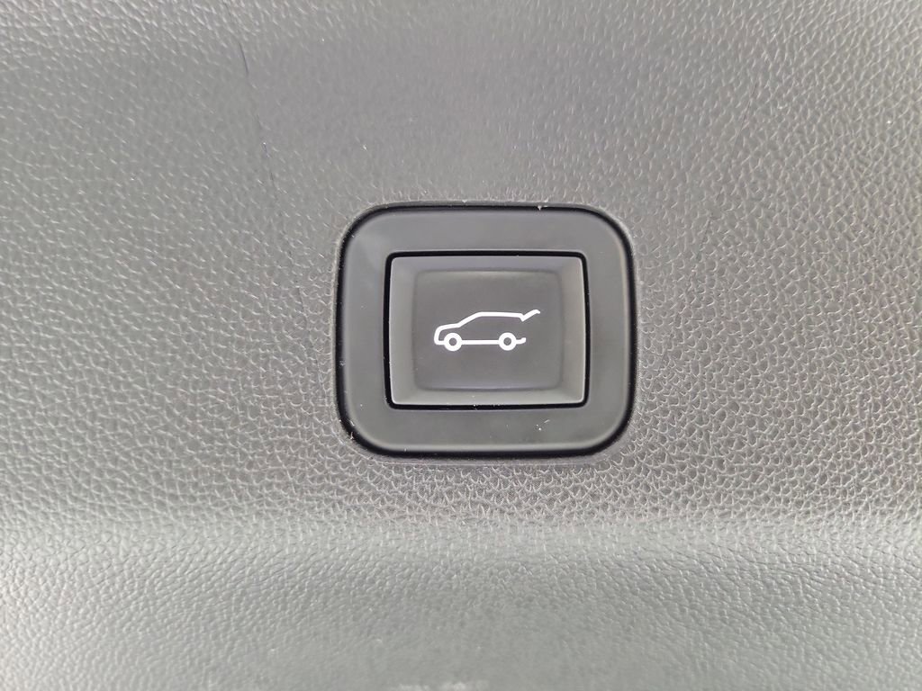Used 2024 Chevrolet Tahoe Premier AWD/4WD image 8