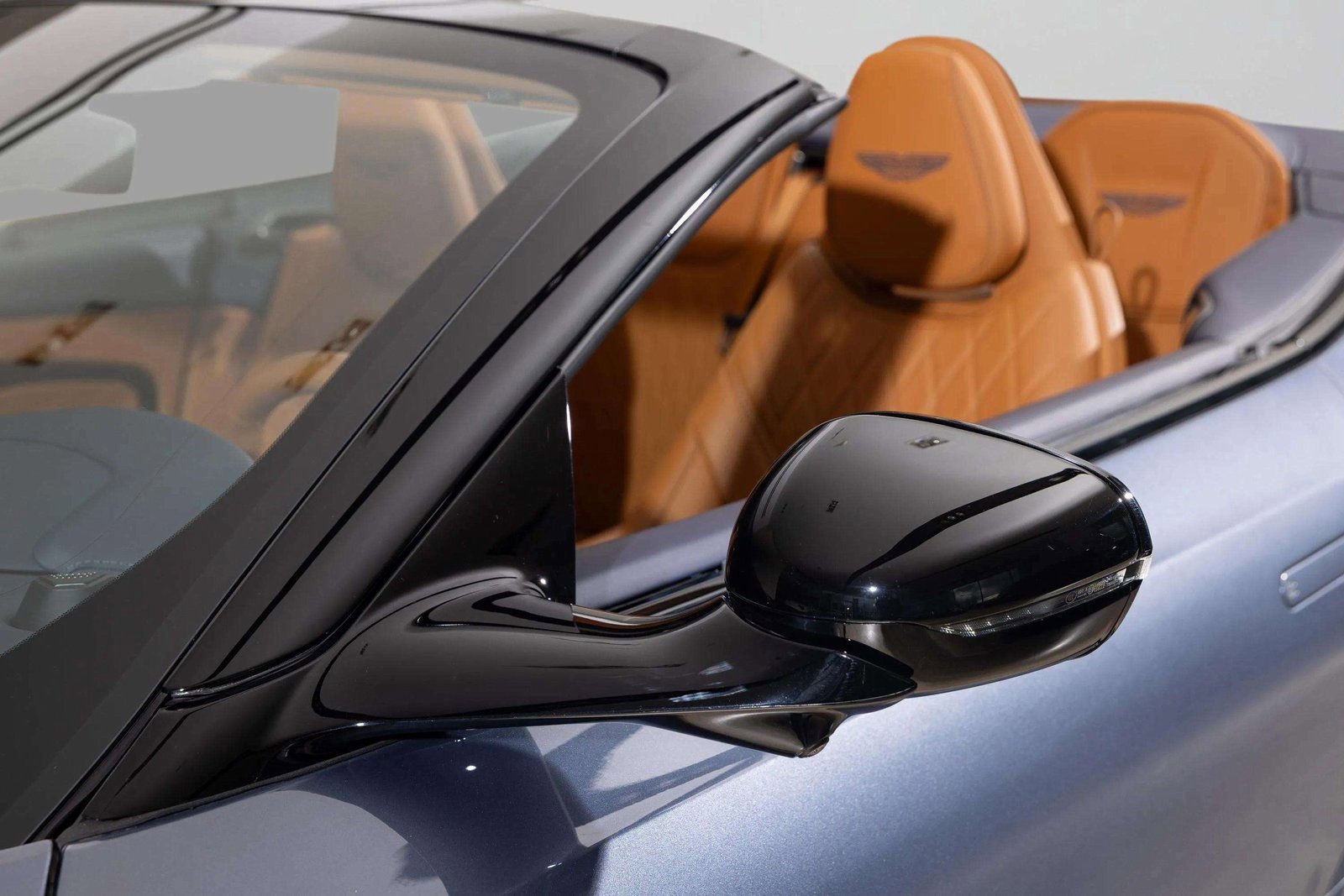 Used 2024 Aston Martin DB12 Convertible image 61