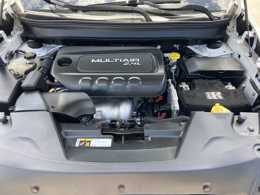 Used 2018 Jeep Cherokee Latitude w/ Safety Group FWD image 25