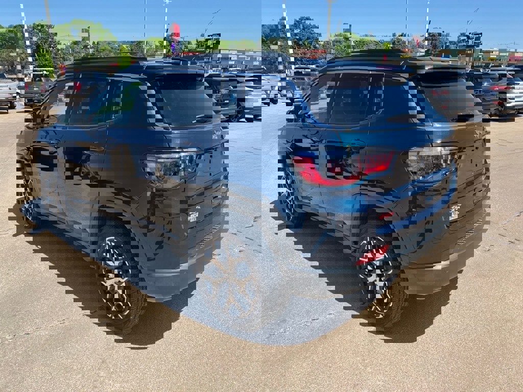 Used 2024 Jeep Compass Limited image 4