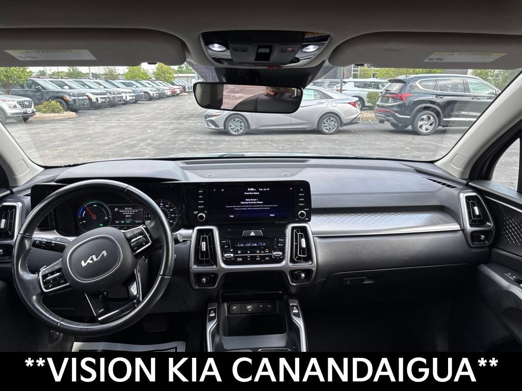 Certified 2023 Kia Sorento EX w/ Panoramic Sunroof Package AWD/4WD image 16