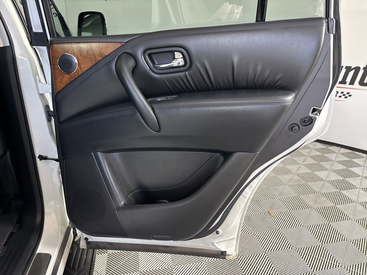 Used 2024 Nissan Armada SL w/ Captain's Chairs Package image 30