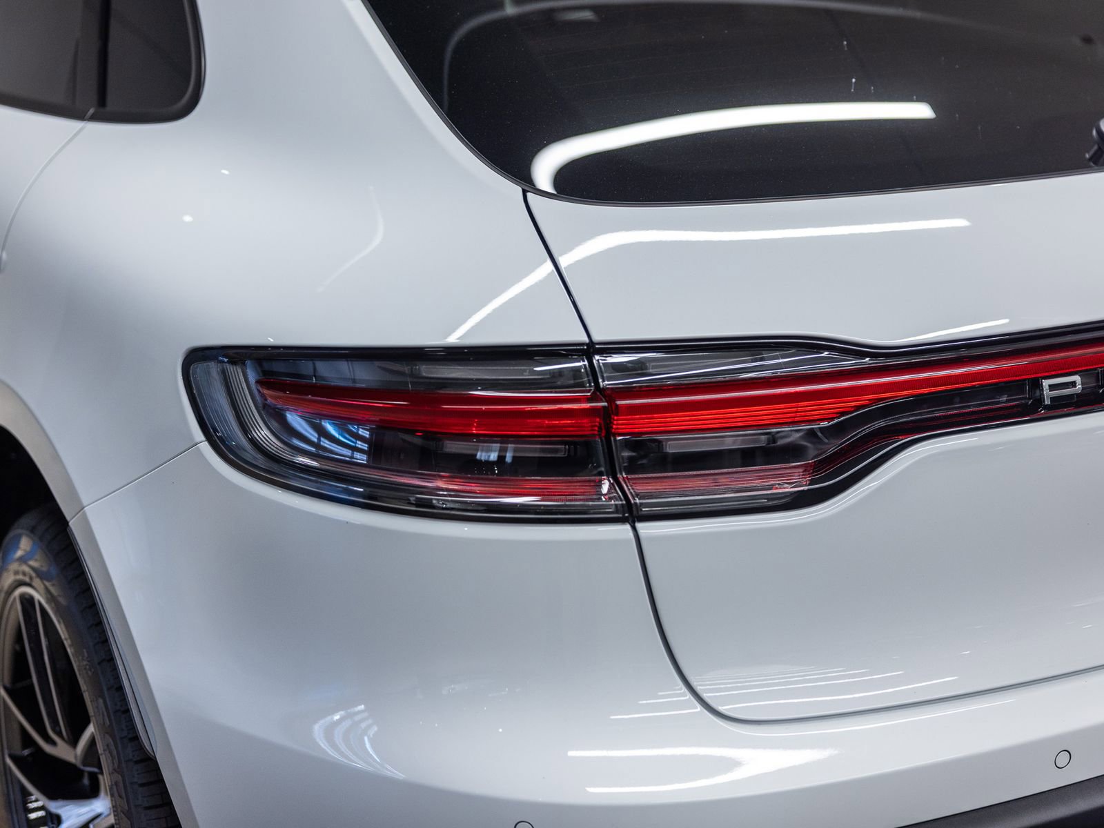 Certified 2025 Porsche Macan image 21
