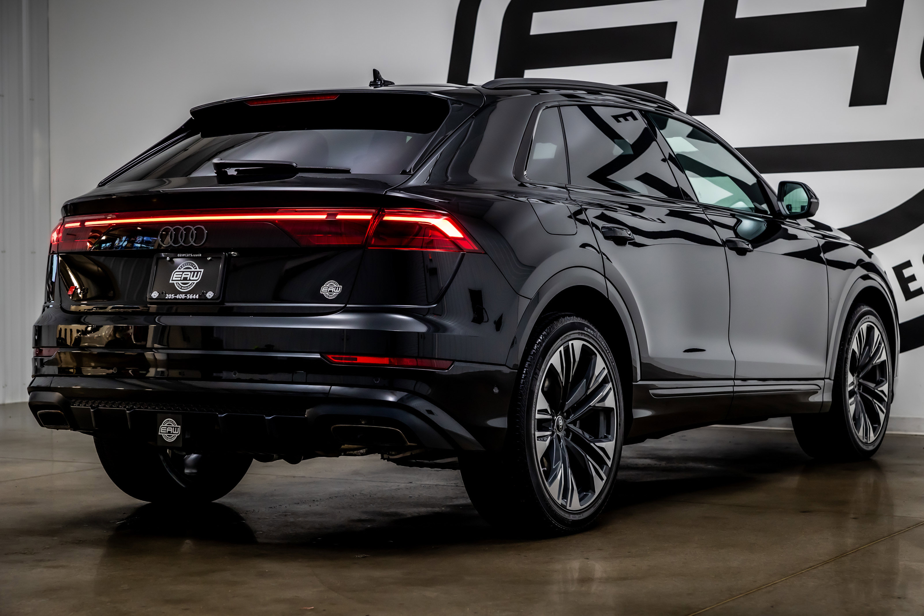 Used 2025 Audi Q8 Prestige image 28