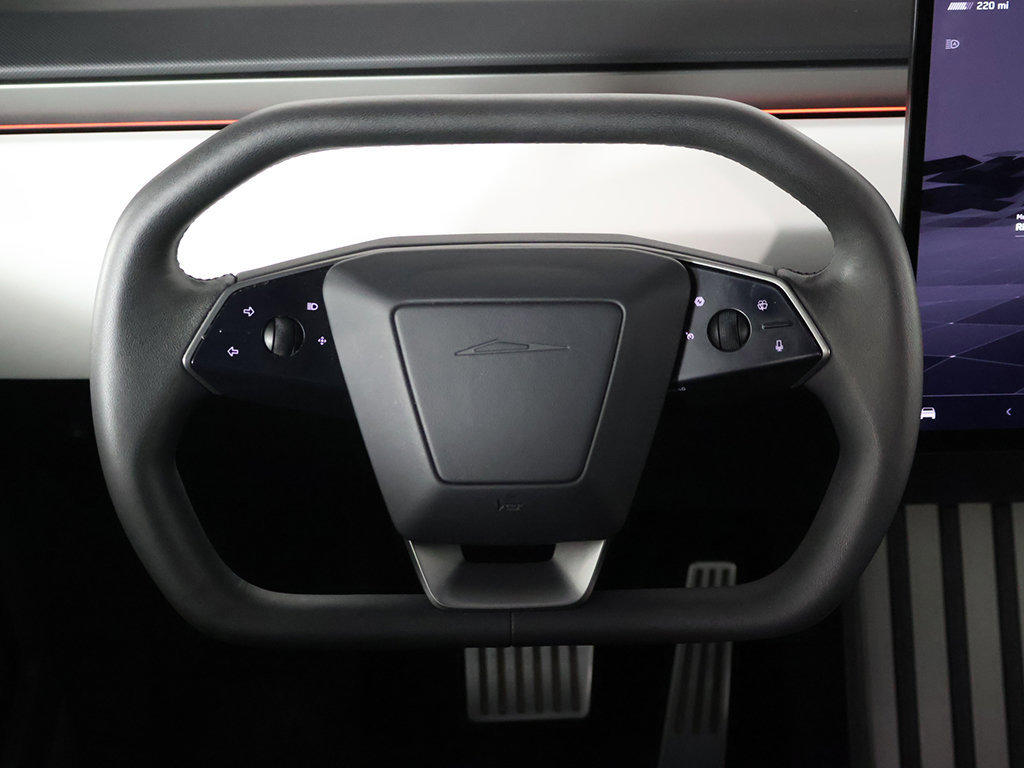 Used 2024 Tesla Cybertruck AWD Crew Cab image 31