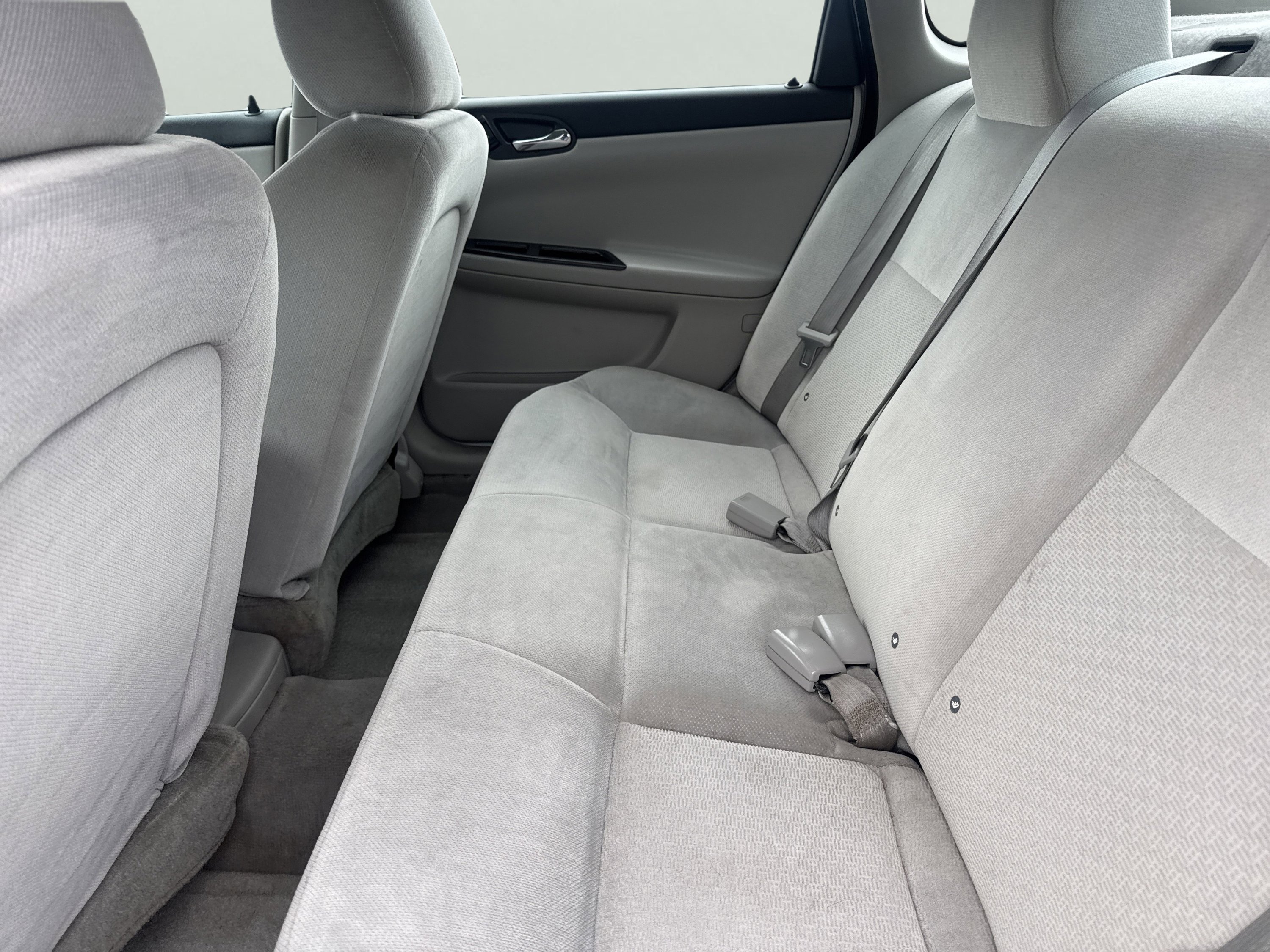 Used 2016 Chevrolet Impala LT image 10