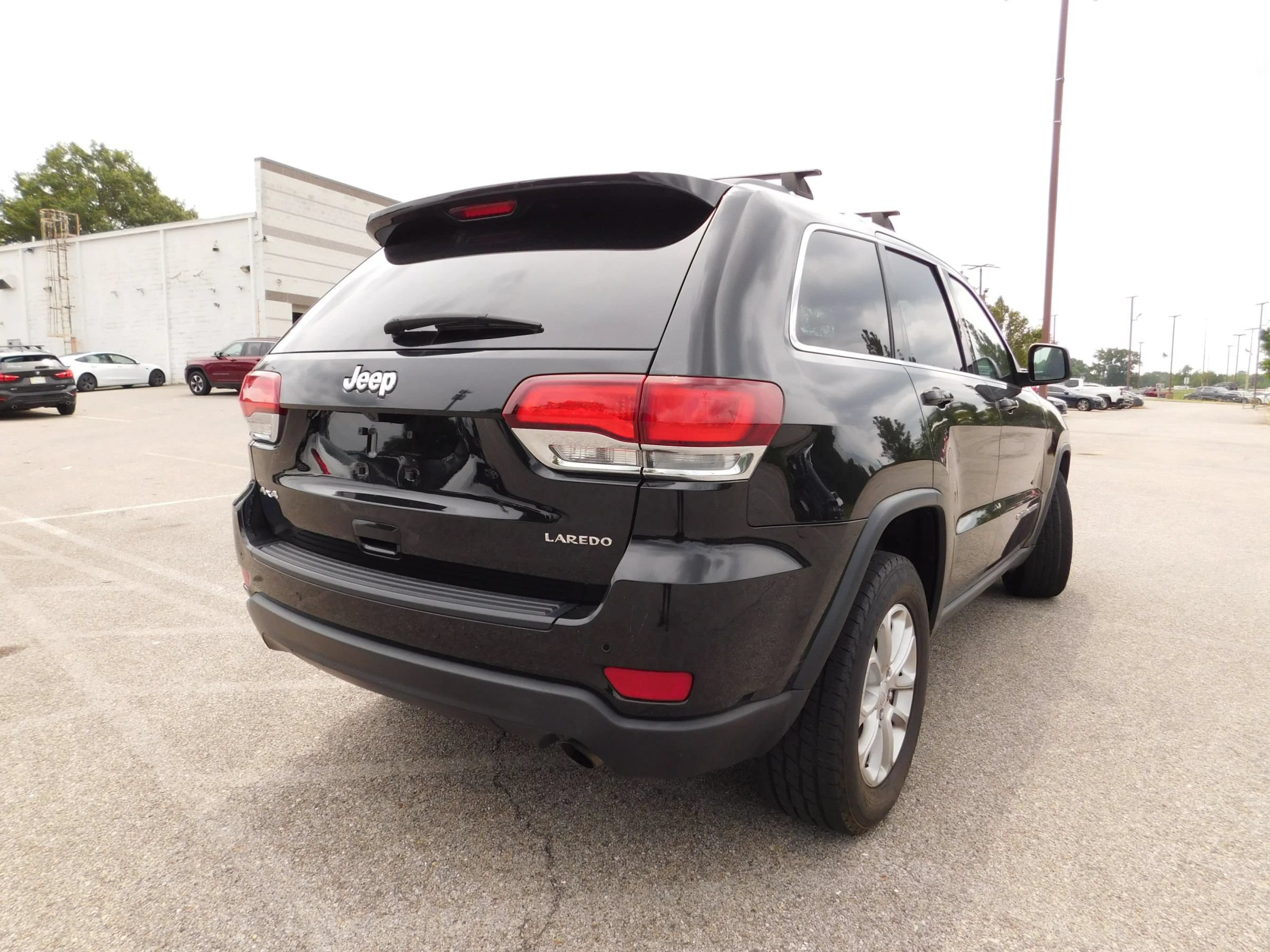 Used 2021 Jeep Grand Cherokee Laredo AWD/4WD image 6