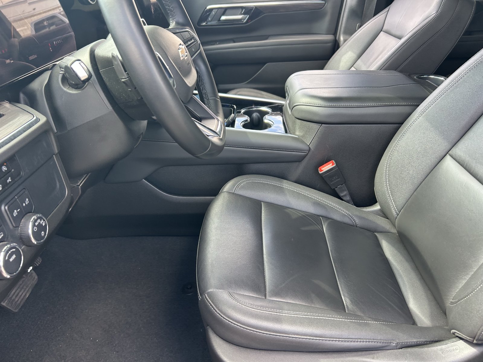 Used 2025 Chevrolet Tahoe LT AWD/4WD image 14