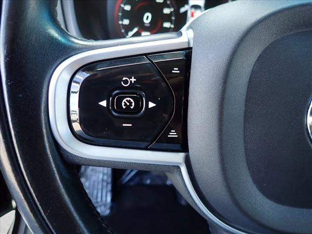 Used 2022 Volvo XC90 T5 Momentum w/ Advanced Package AWD/4WD image 16