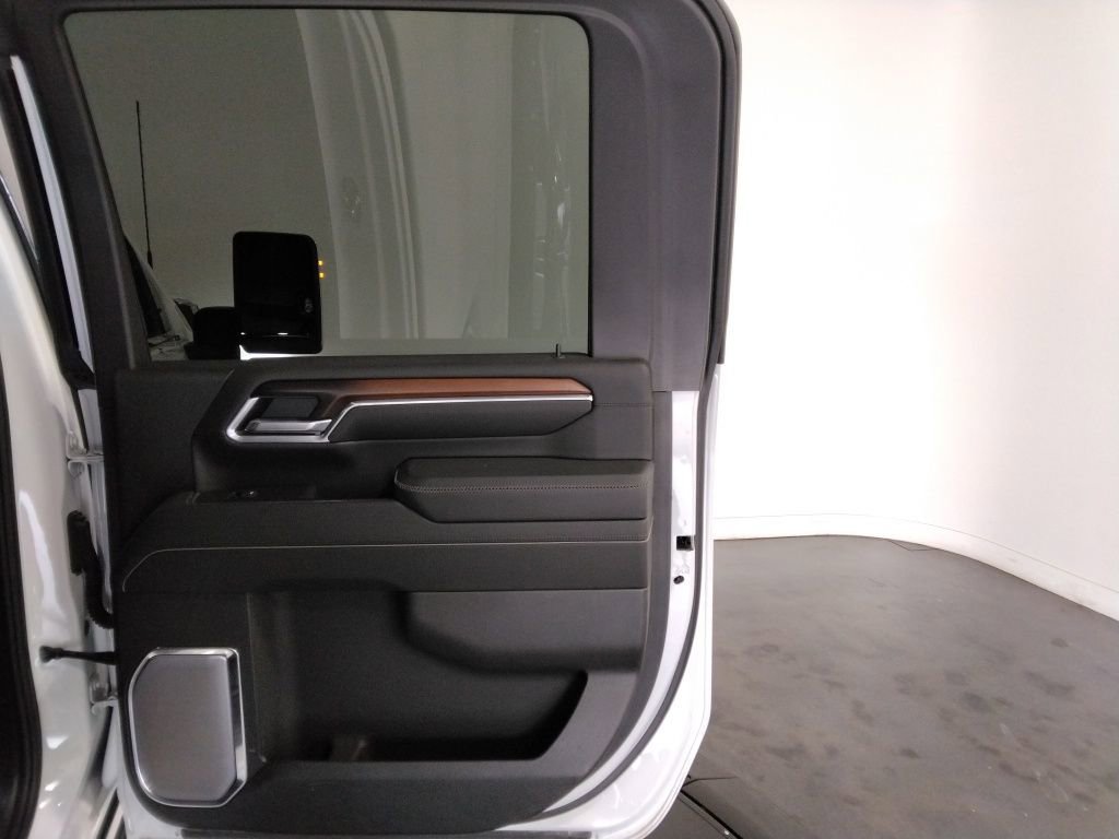 Used 2025 GMC Sierra 2500 Denali w/ Denali Reserve Package image 42