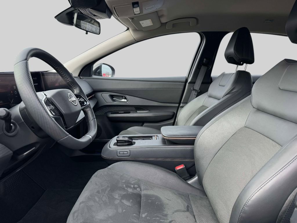 Used 2024 Nissan Ariya AWD image 15