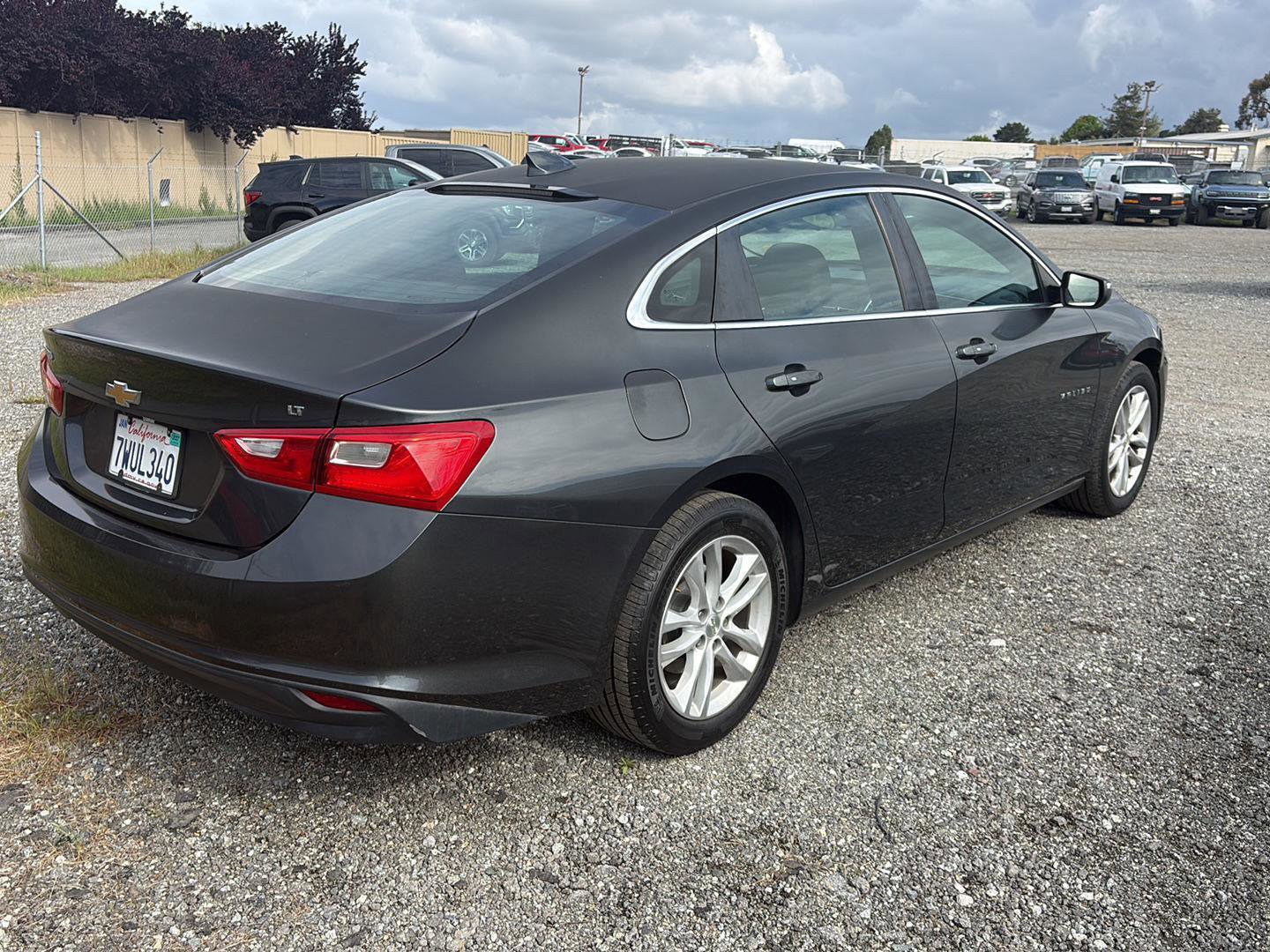 Used 2017 Chevrolet Malibu LT FWD image 11