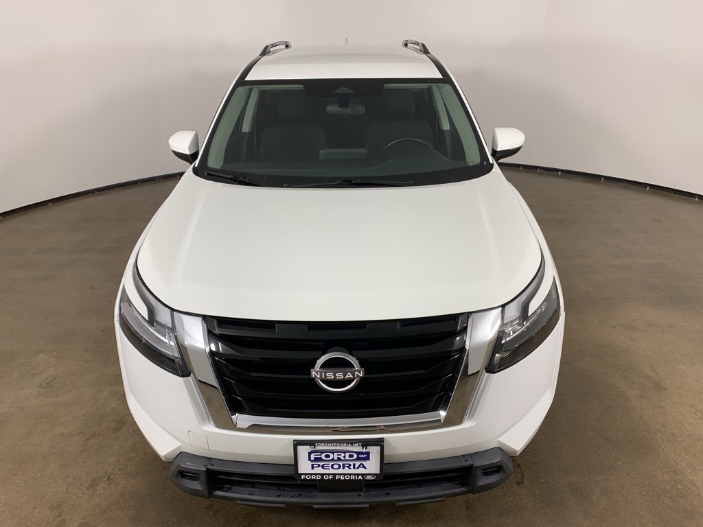 Used 2025 Nissan Pathfinder SV image 4