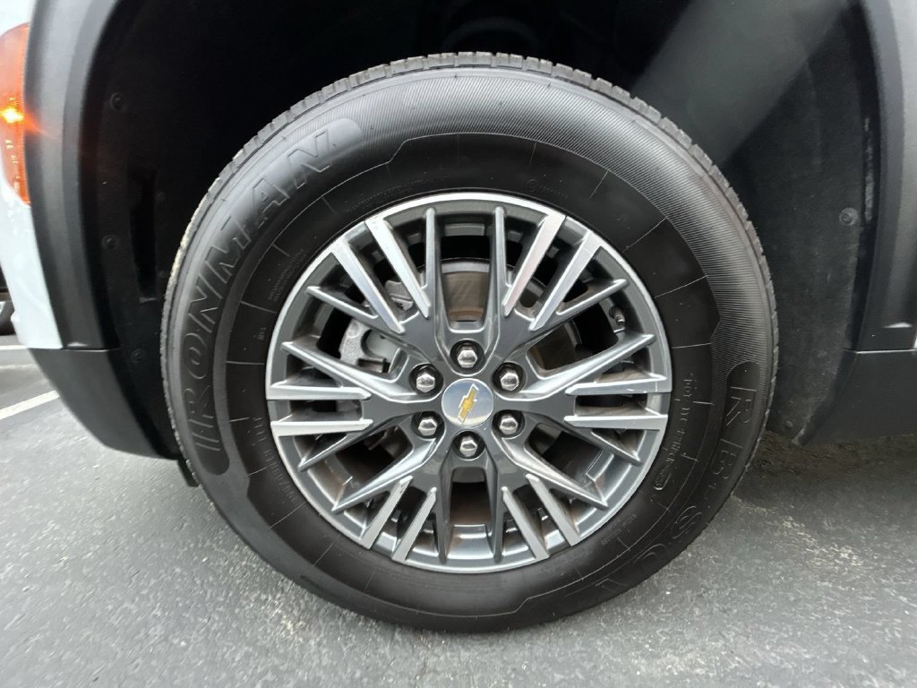 Certified 2026 Chevrolet Traverse LT AWD/4WD image 37