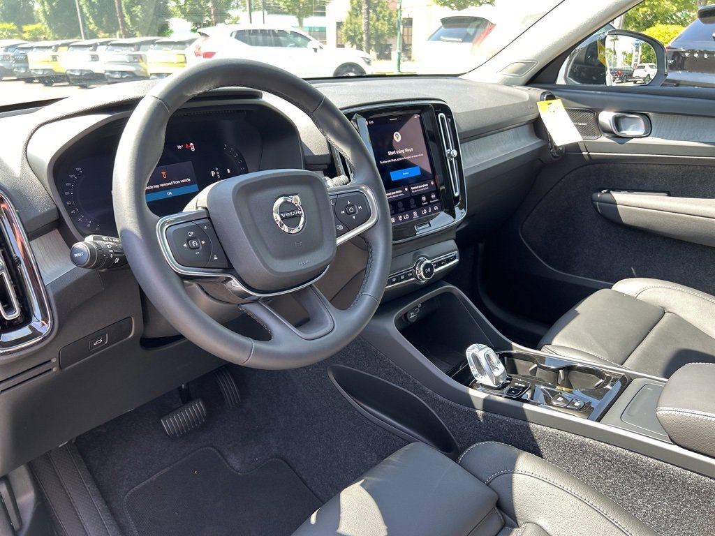 New 2026 Volvo XC40 B5 Ultra w/ Protection Package Premier image 7