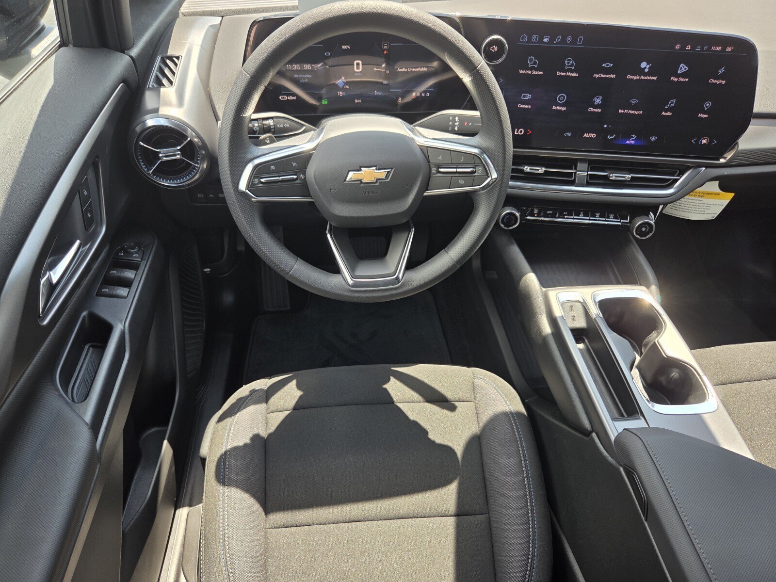 New 2026 Chevrolet Equinox EV LT w/ Midnight Package FWD image 9