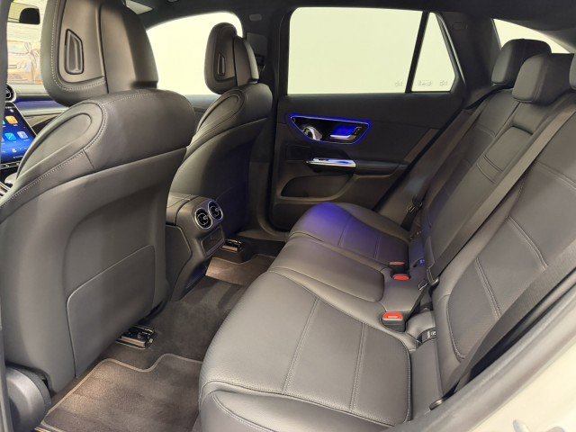 Used 2025 Mercedes-Benz GLC 300 image 18