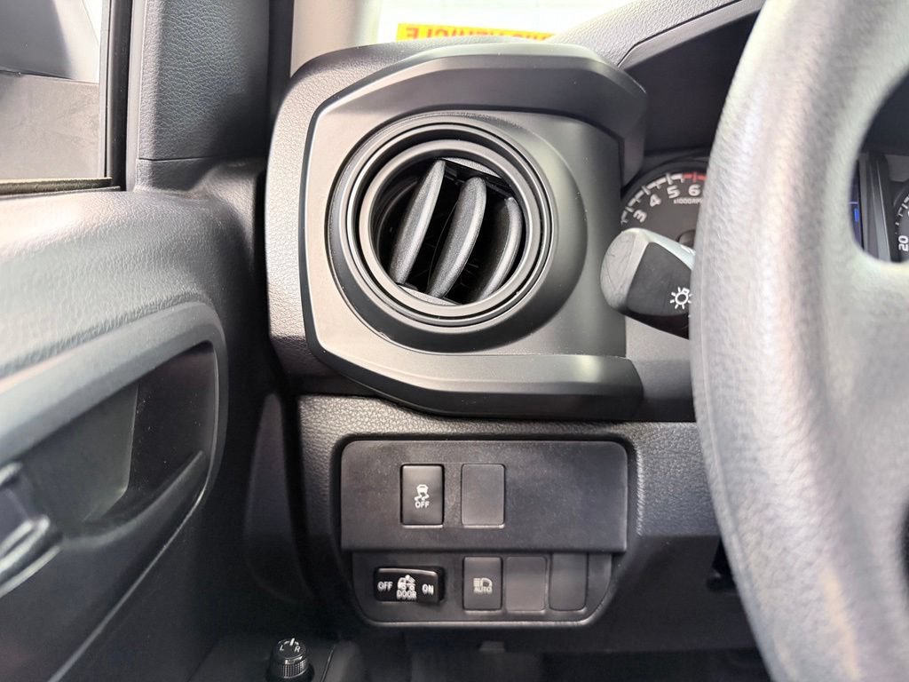 Used 2020 Toyota Tacoma SR AWD/4WD image 30