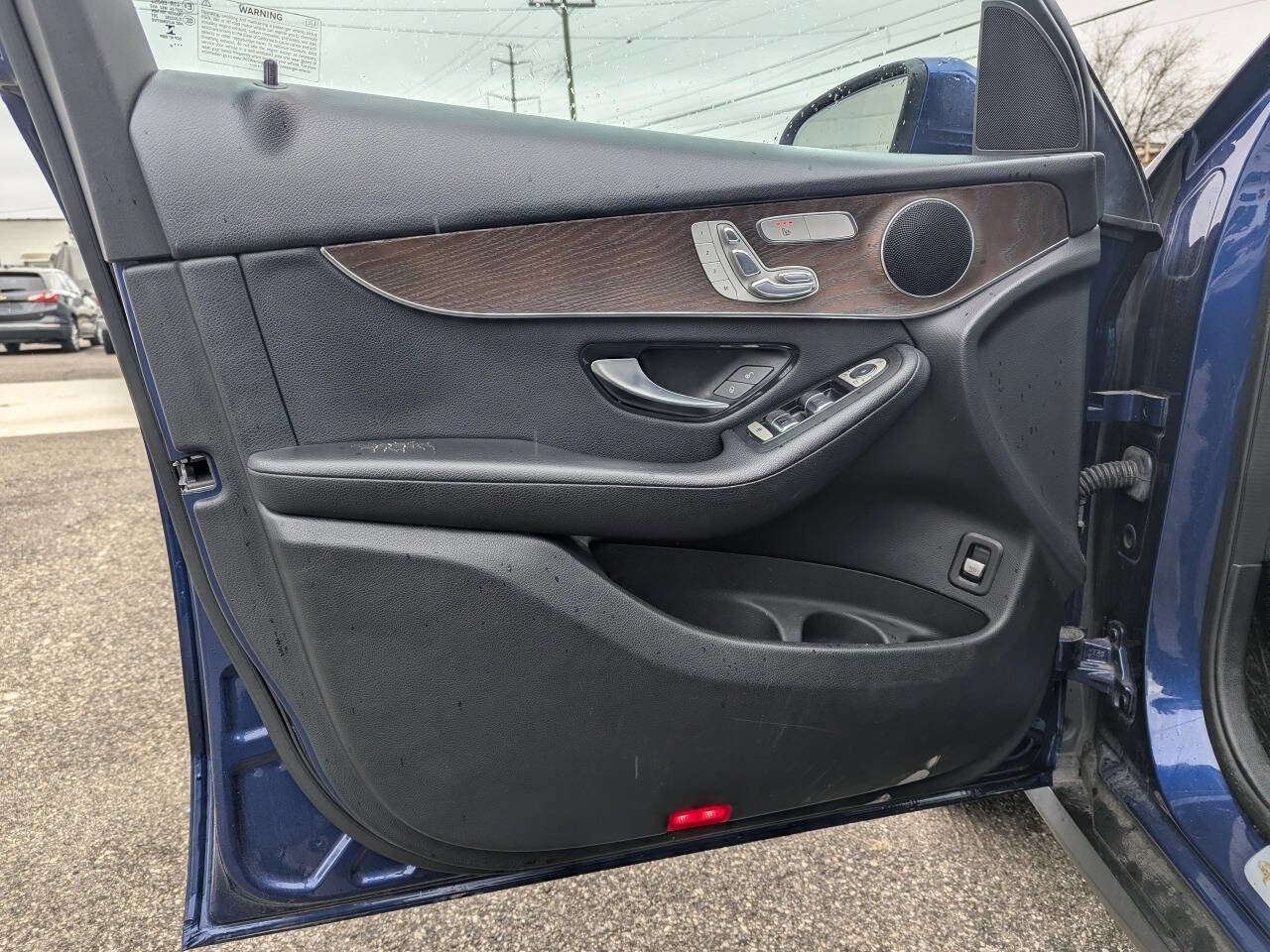 Used 2019 Mercedes-Benz GLC 300 4MATIC image 12