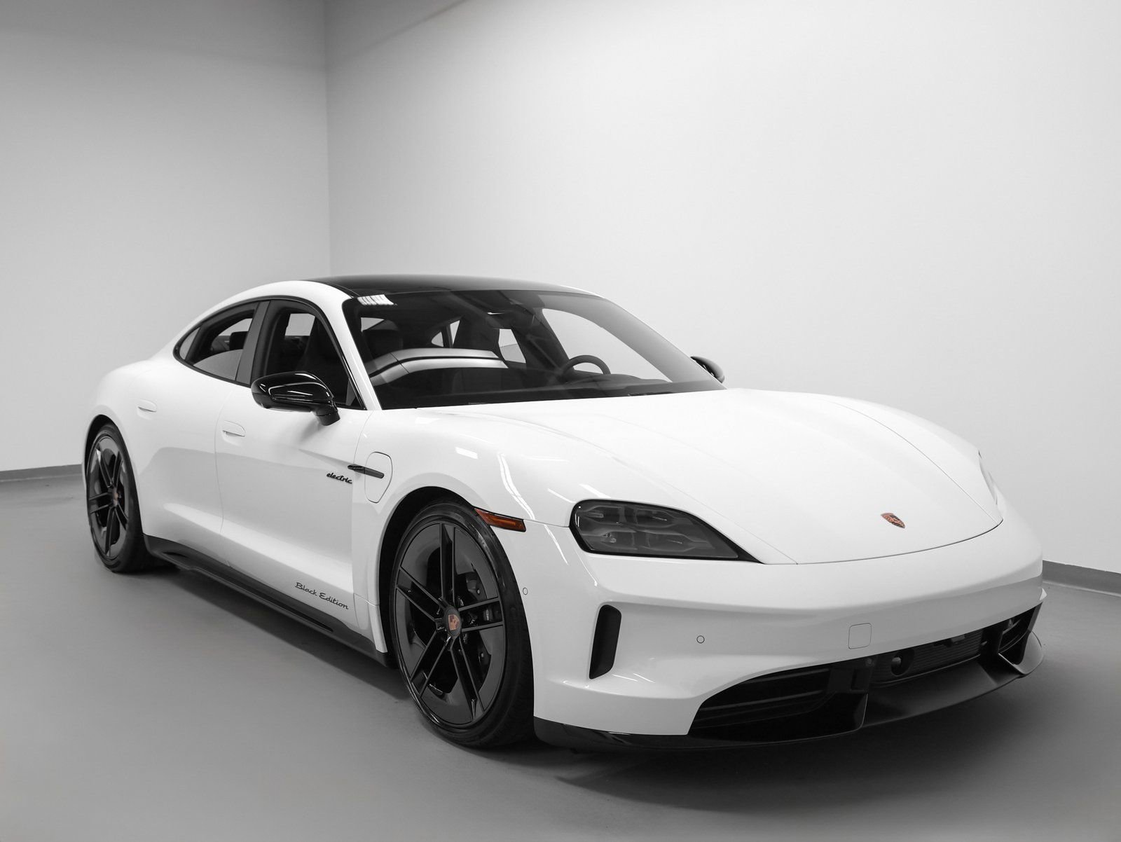 New 2026 Porsche Taycan image 10