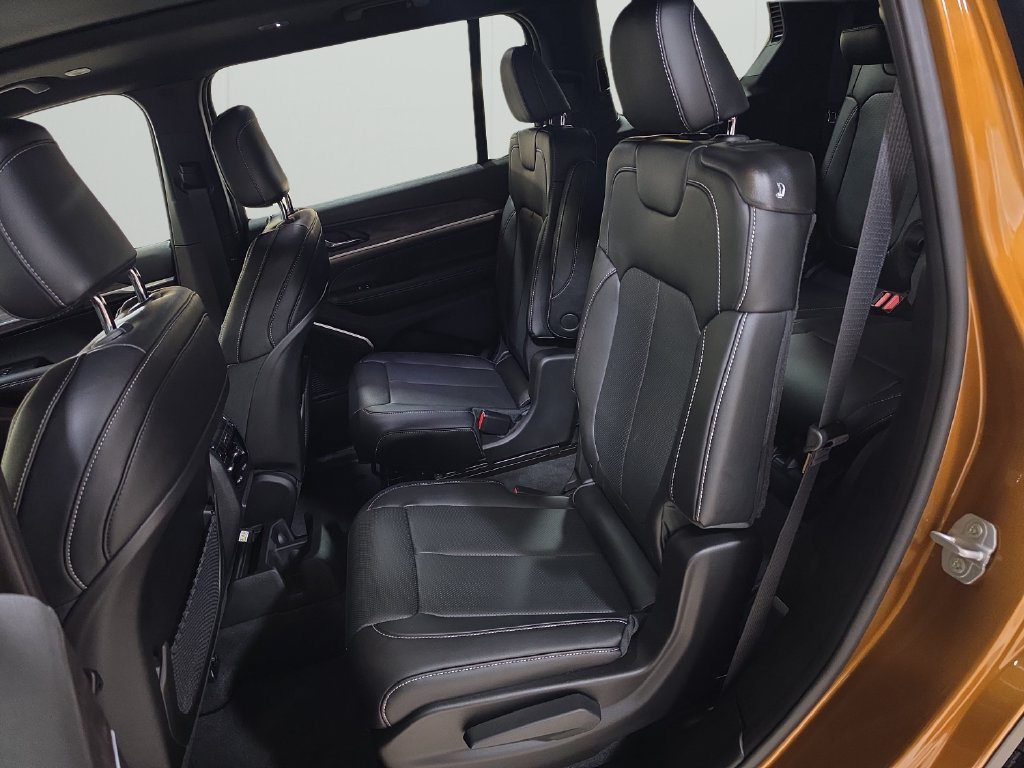 New 2026 Jeep Grand Cherokee L Limited AWD/4WD image 14