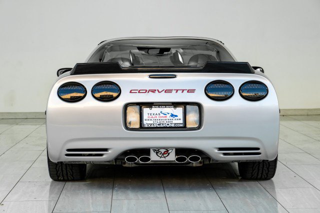Used 2004 Chevrolet Corvette Coupe w/ Preferred Equipment Group RWD image 7