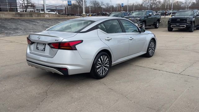 Used 2024 Nissan Altima 2.5 SV FWD image 8