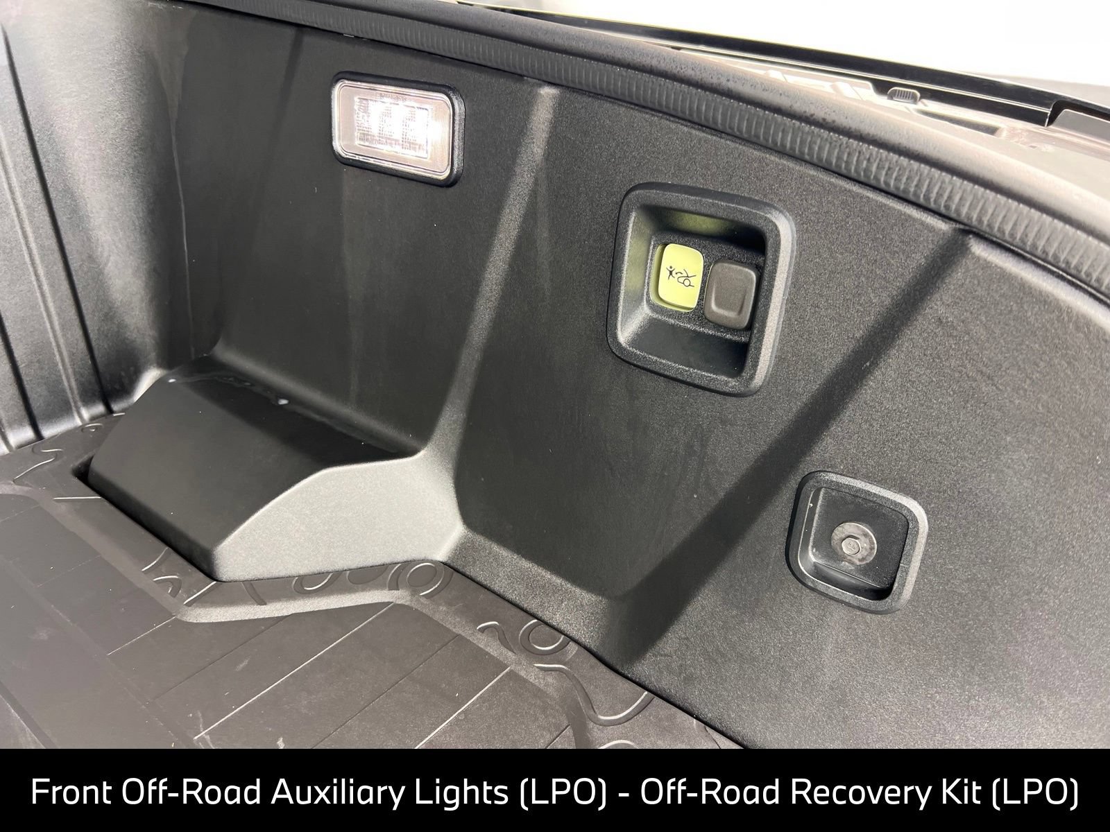 Used 2024 GMC Hummer EV 3X w/ Battery Pack, 24 Module Pack AWD/4WD image 17