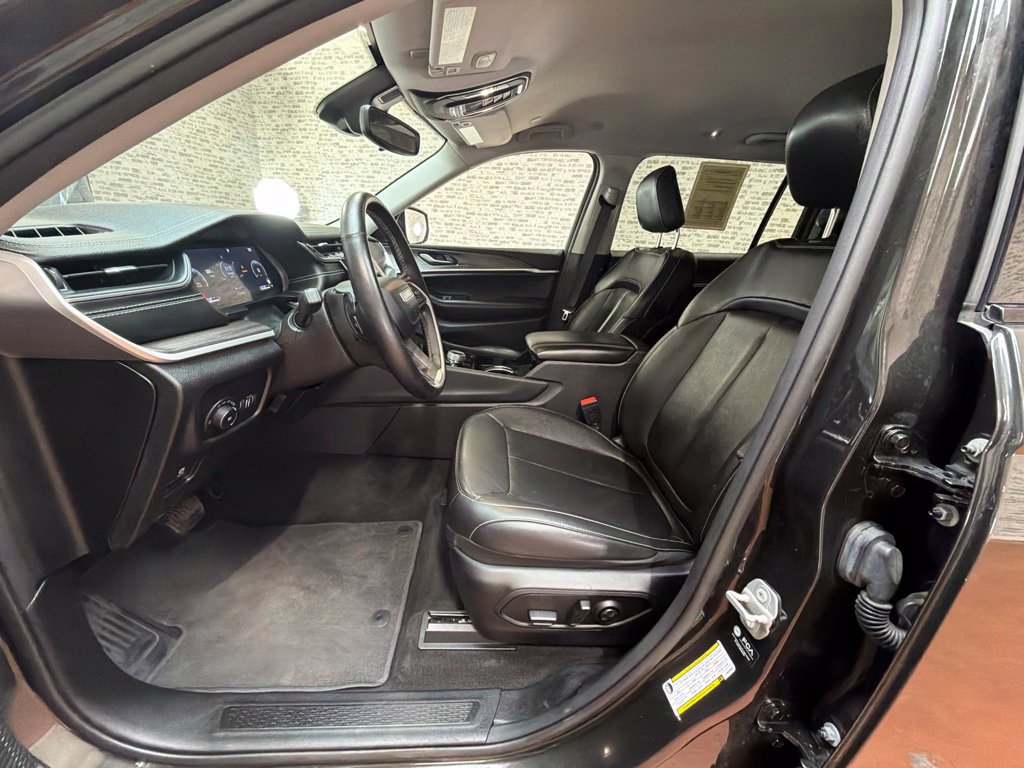 Used 2022 Jeep Grand Cherokee L Limited AWD/4WD image 27