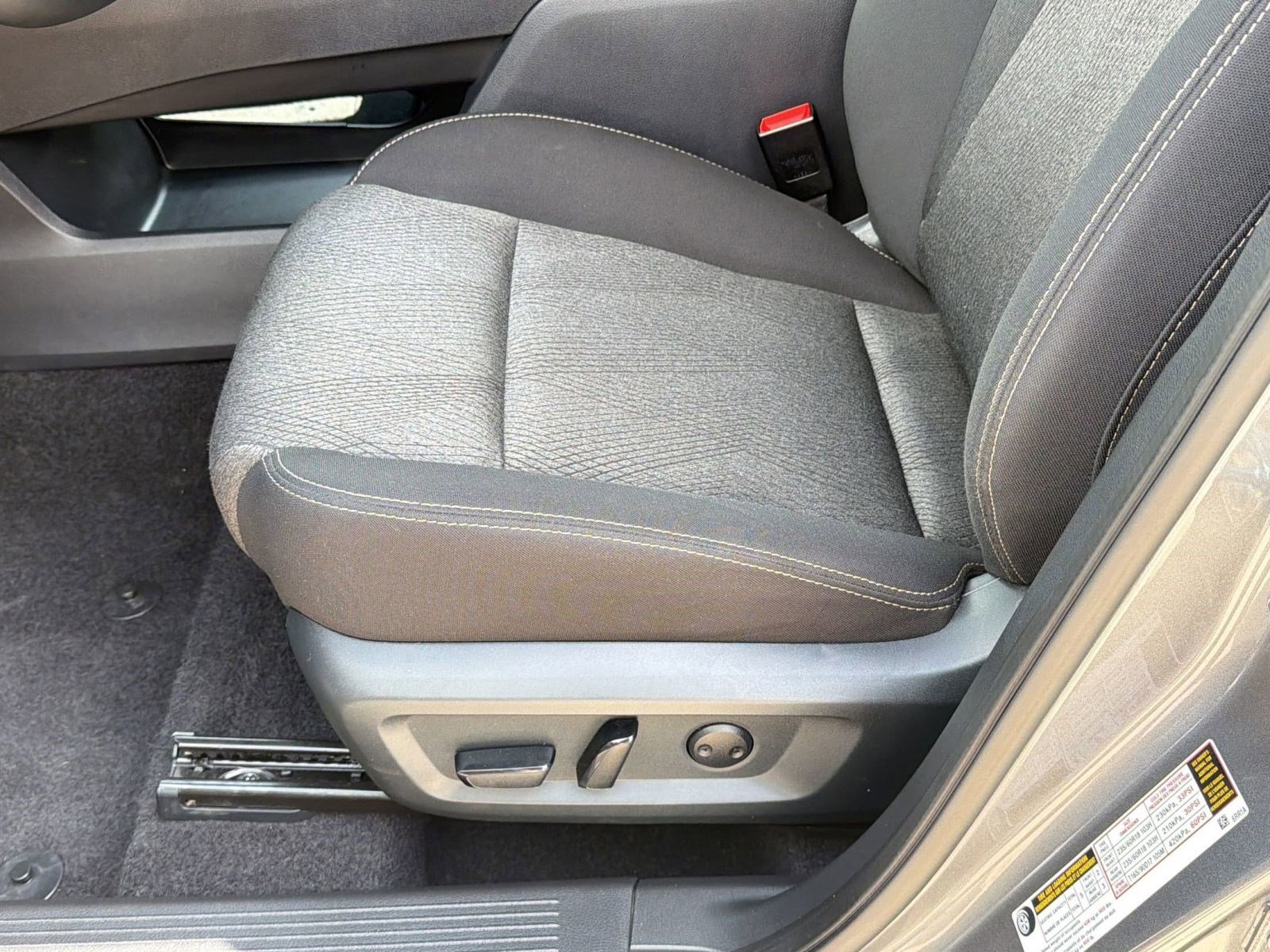 Used 2025 Nissan Rogue SV image 14