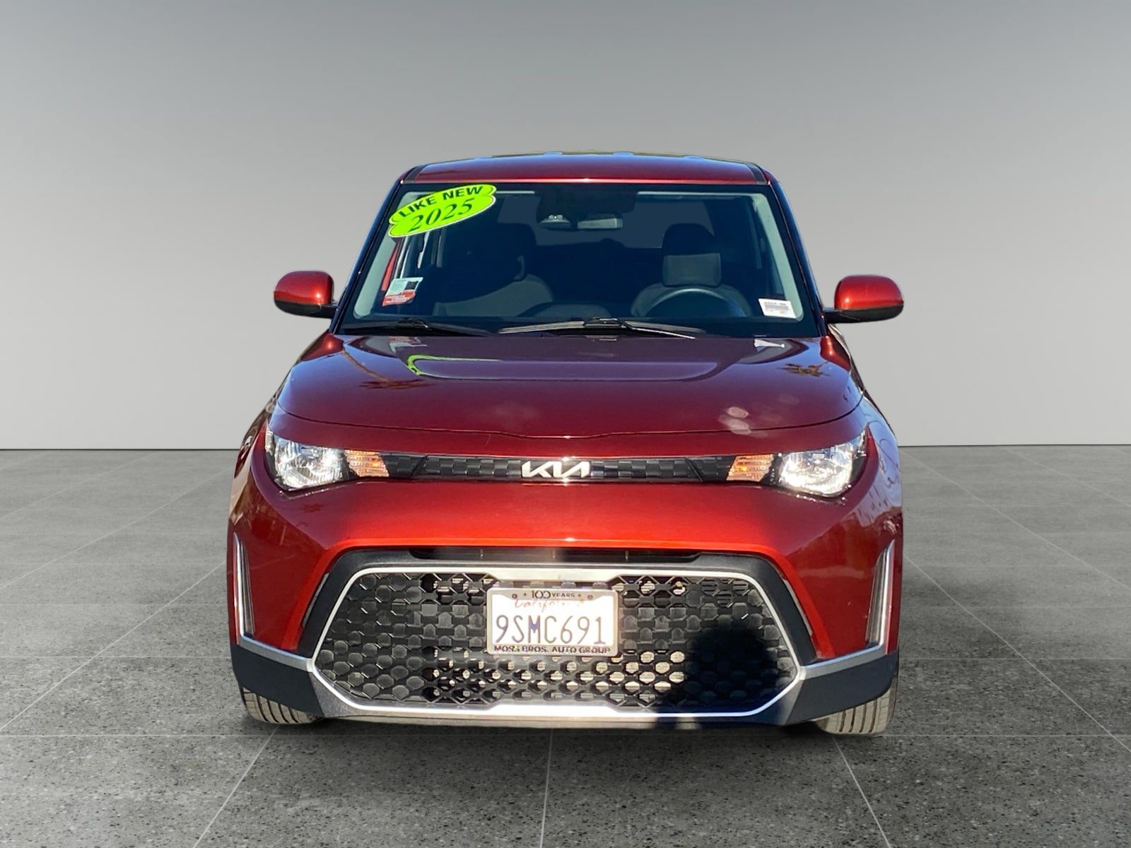 Used 2025 Kia Soul LX FWD image 8
