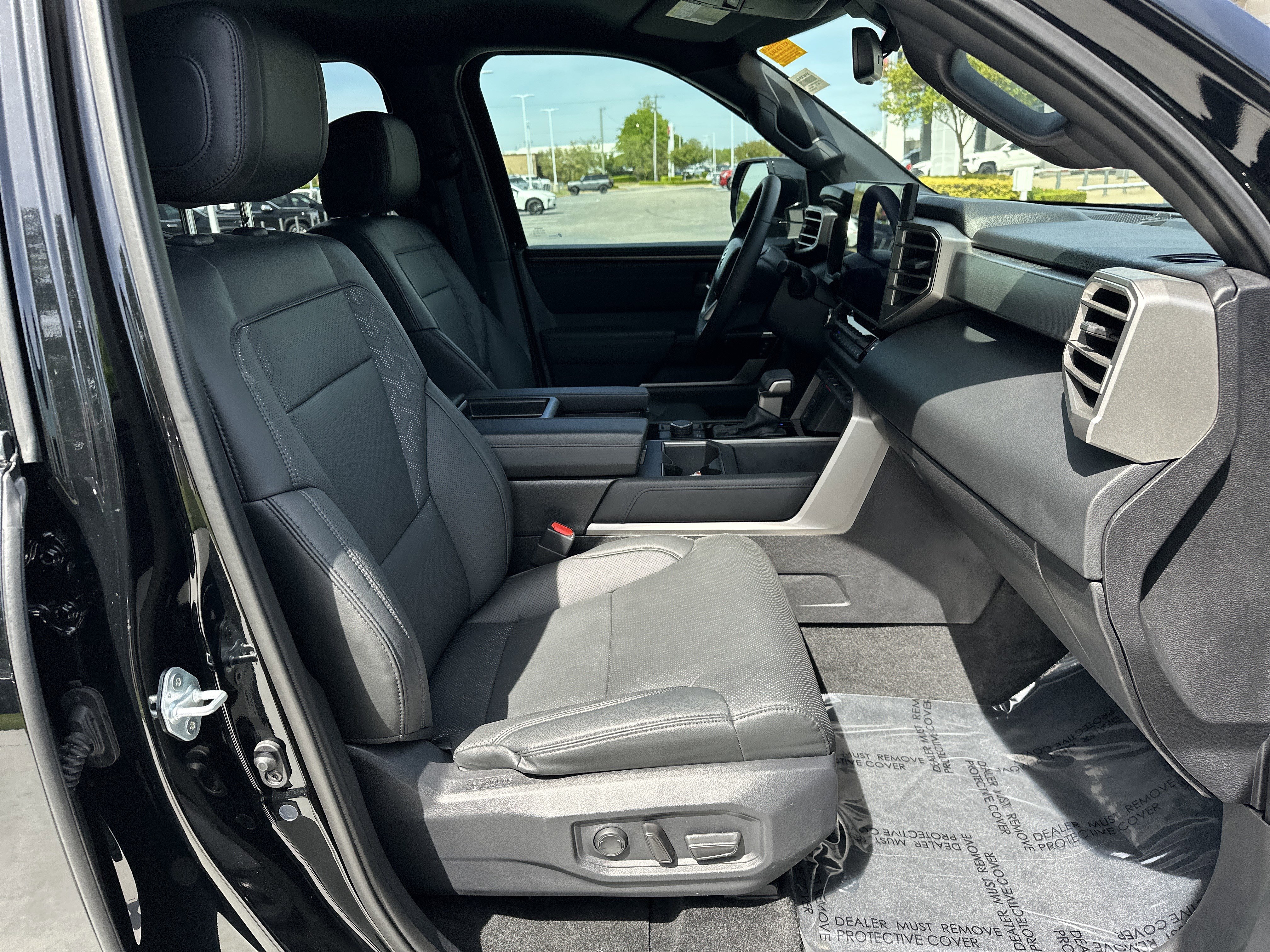 Certified 2025 Toyota Tundra Limited AWD/4WD image 34