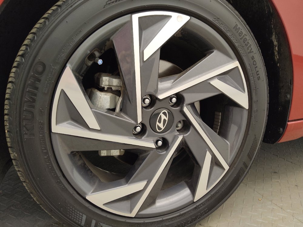 Used 2025 Hyundai Elantra Sport FWD image 31