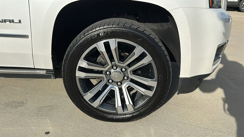 Used 2019 GMC Yukon Denali w/ Denali Ultimate Package image 16