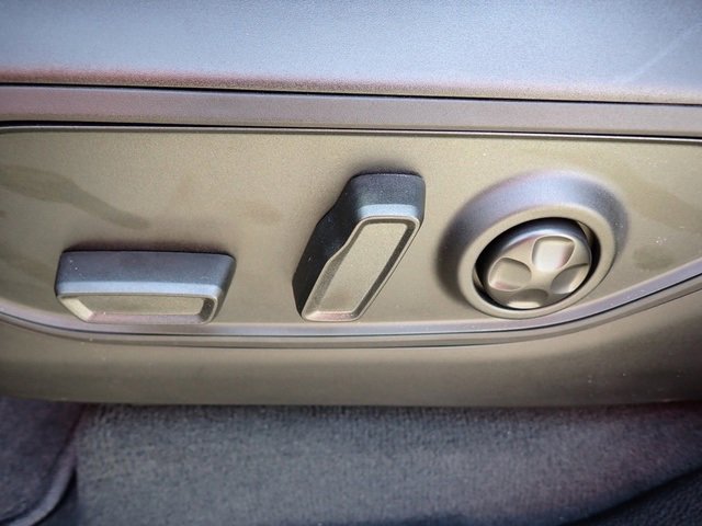 New 2025 Jeep Grand Cherokee L Limited w/ Black Appearance Package image 17