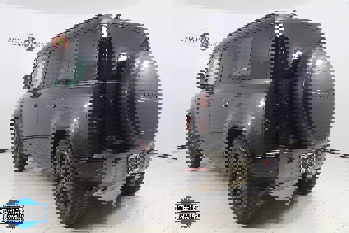 Used 2024 Land Rover Defender 110 X-Dynamic SE image 4