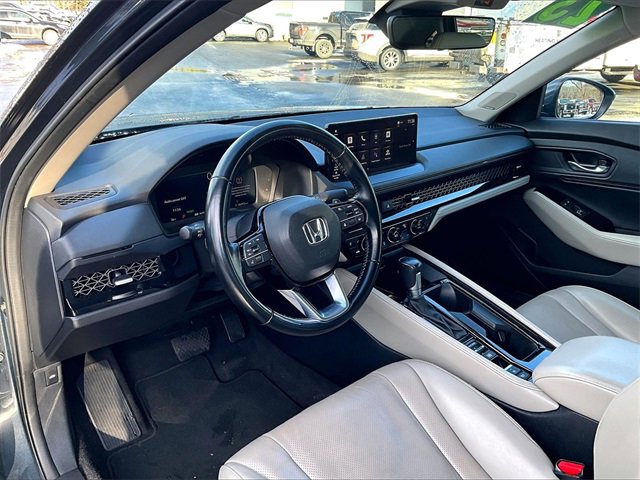 Used 2023 Honda Accord Touring image 14